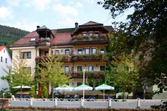 Hotel Restaurant Alte Linde Bad Wildbad Zewnętrze zdjęcie